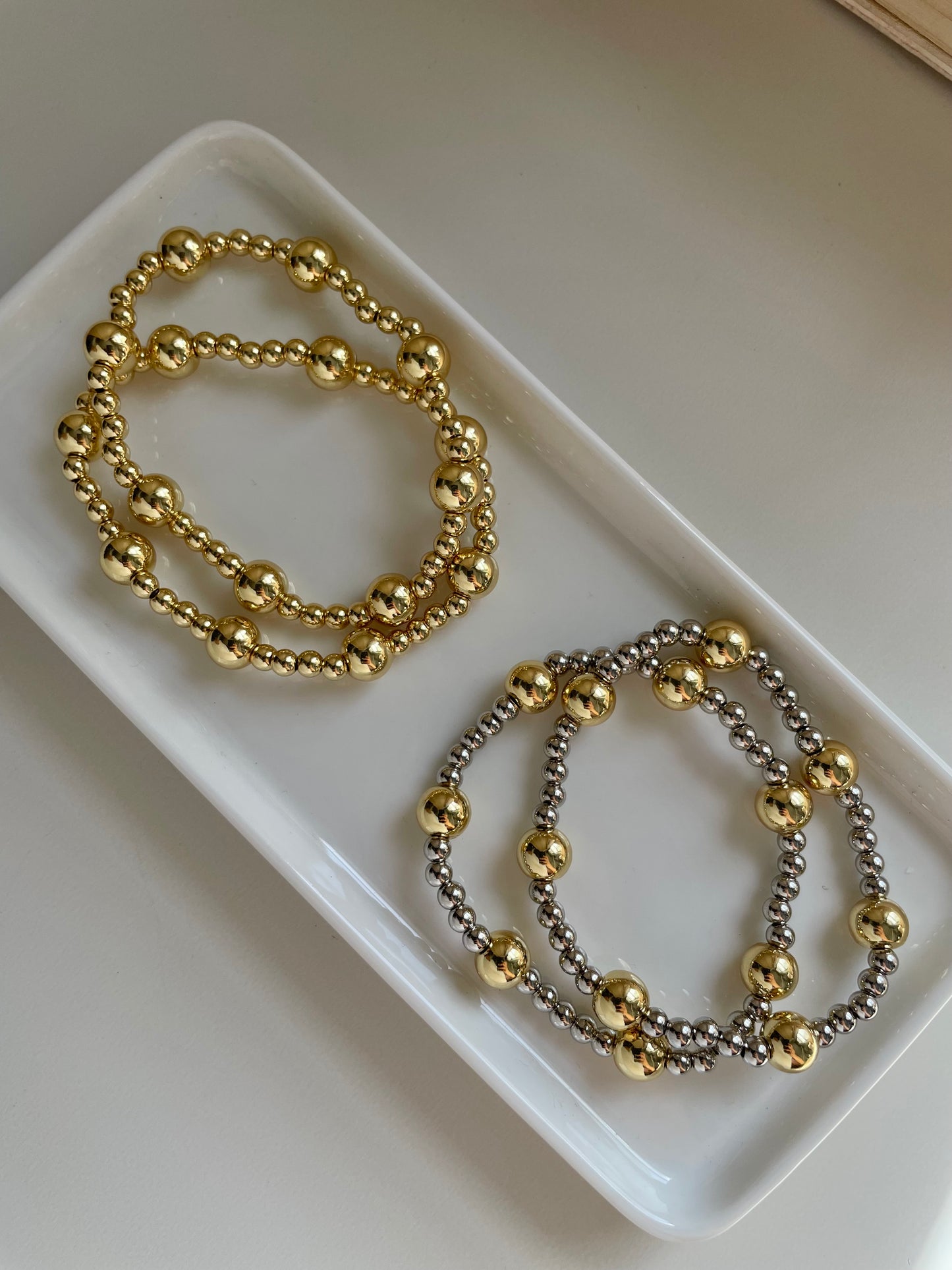 GOLD AND SILVER SET BEAD BRACELET