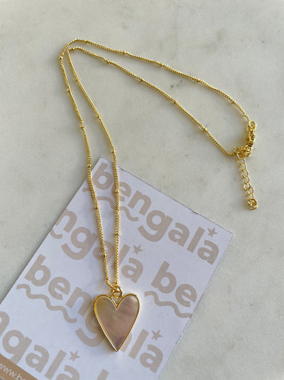 NACRE HEART NECKLACE